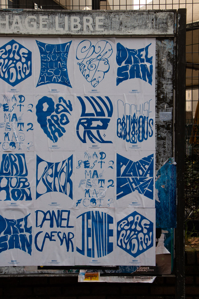 panneau d'affichage affiches bleu